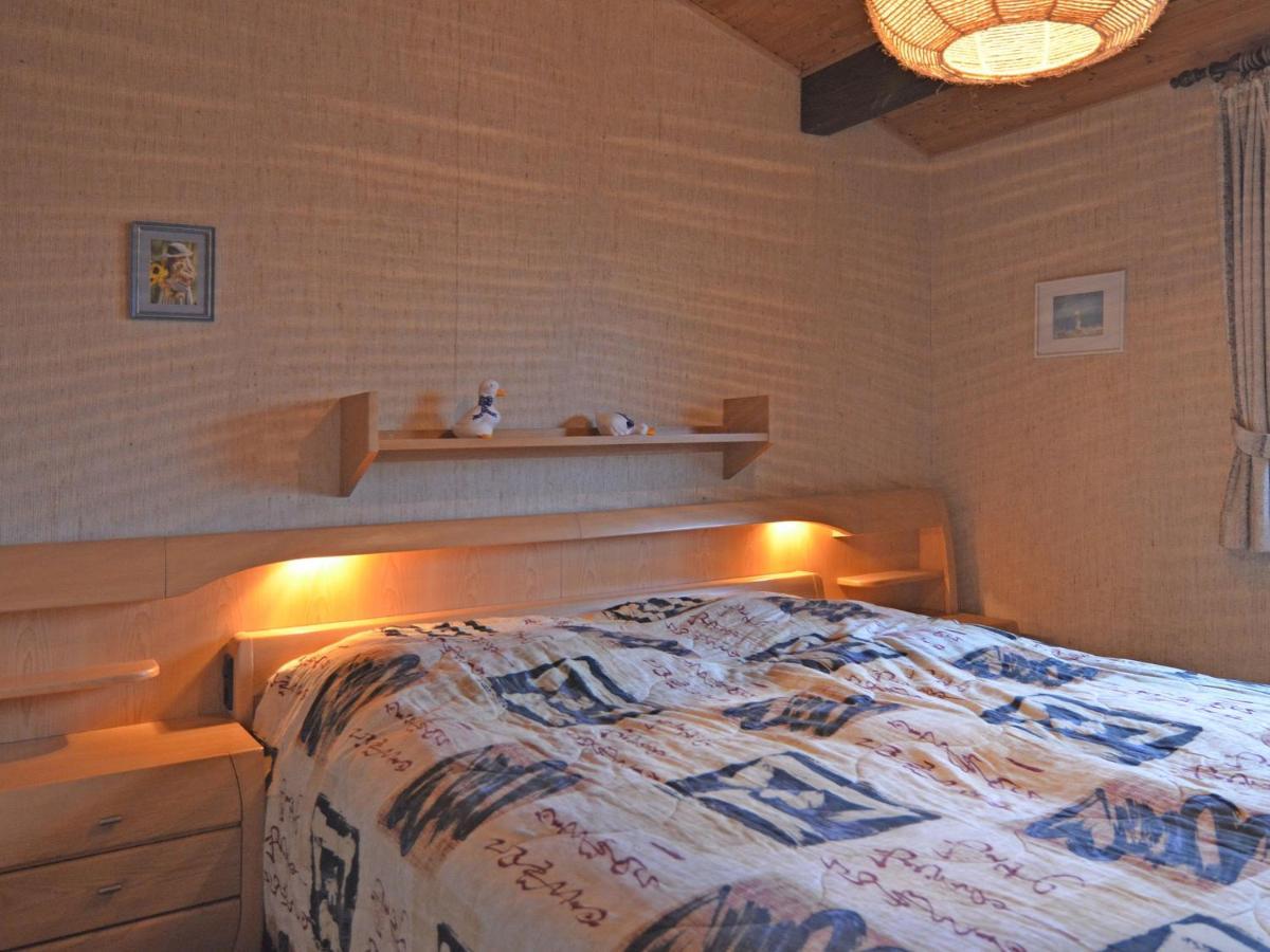 Furnished Bungalow With Peaceful Neighbourhood 메체데 외부 사진